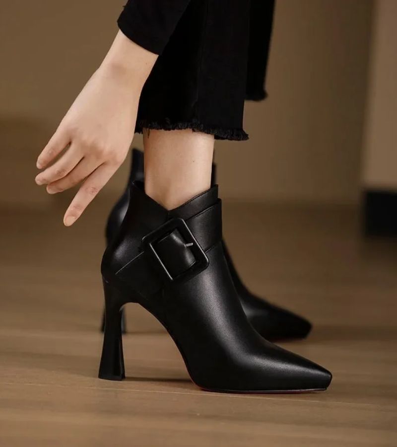 Claudine | Botines de tacón y hebilla oversized